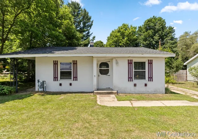 Homes for sale in Wayland, MI | 485 Park St, Wayland, MI 49348 | MLS# 70544512