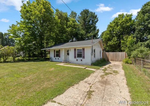 Homes for sale in Wayland, MI | 485 Park St, Wayland, MI 49348 | MLS# 70544512