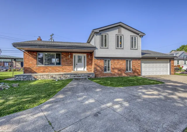 1st image of 22770 Worthington Ct Ct, Saint Clair Shores, MI 48081 | MLS# 50213605