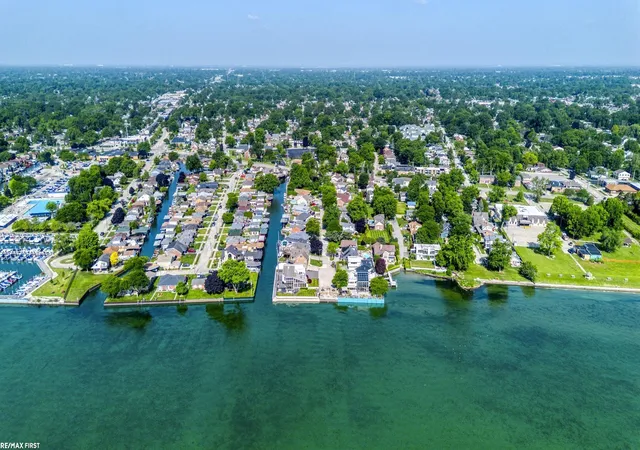33rd image of 22770 Worthington Ct Ct, Saint Clair Shores, MI 48081 | MLS# 50213605