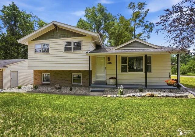 Homes for sale in Lambertville, MI | 4021 Section Rd, Lambertville, MI 48144 | MLS# 50211833