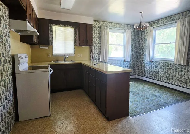 5th image of 4085 Pine Grove Ave, Fort Gratiot, MI 48059 | MLS# 61000927