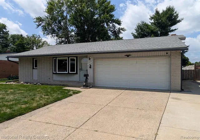 Homes for sale in Livonia, MI | 14585 Park St, Livonia, MI 48154 | MLS# 61005670
