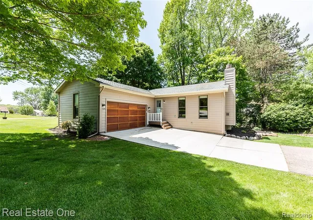Homes for sale in Pinckney, MI | 8402 Scotia, Pinckney, MI 48169 | MLS# 60994535