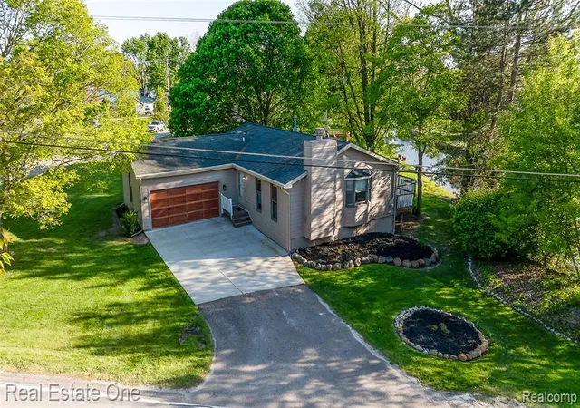 Homes for sale in Pinckney, MI | 8402 Scotia, Pinckney, MI 48169 | MLS# 60994535