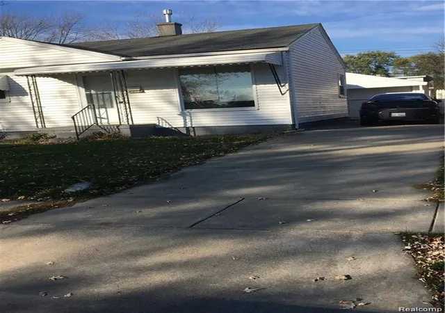 Photo 3 of Single family home for sale at 8419 N Lozier Ave, Warren, MI 48089 1728 | MLS# 61024196 | Listing updated on 2026-08-31