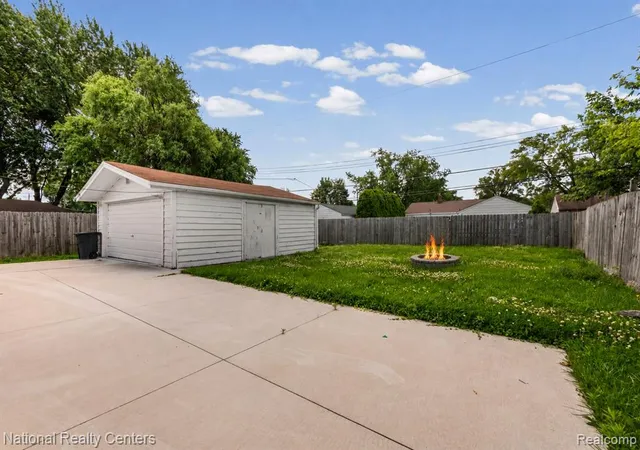 4th image of 11146 Superior Ave, Warren, MI 48089 | MLS# 61008599