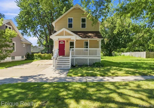 2nd image of 2413 Walnut St, Port Huron, MI 48060 | MLS# 61022626