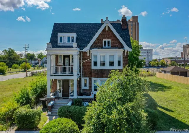 1st image of 100 Chandler St, Detroit, MI 48202 | MLS# 60935461