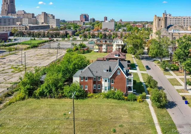 5th image of 100 Chandler St, Detroit, MI 48202 | MLS# 60935461