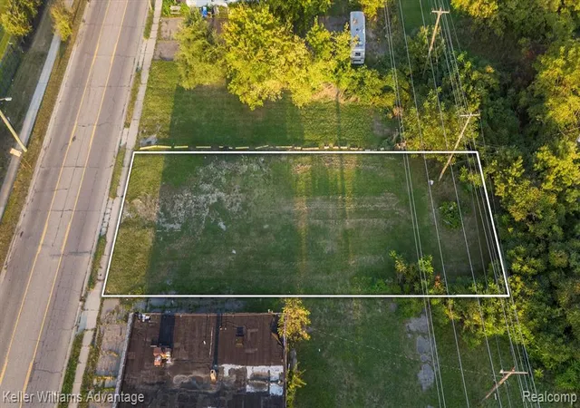 3rd image of 151 South Blvd, Pontiac, MI 48341 | MLS# 60347924