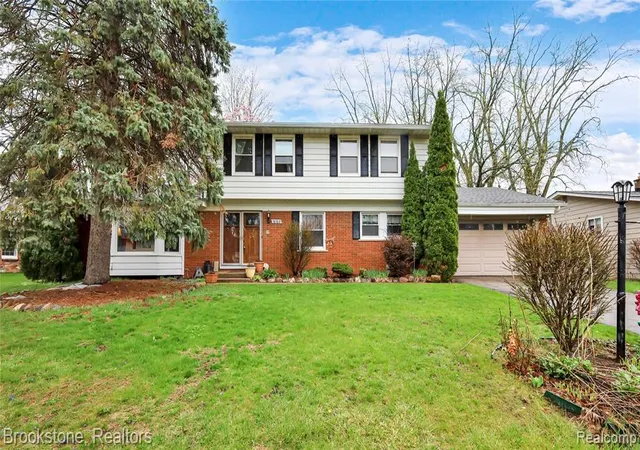1st image of 36762 Harwick Ct, Clinton Township, MI 48035 | MLS# 60985113