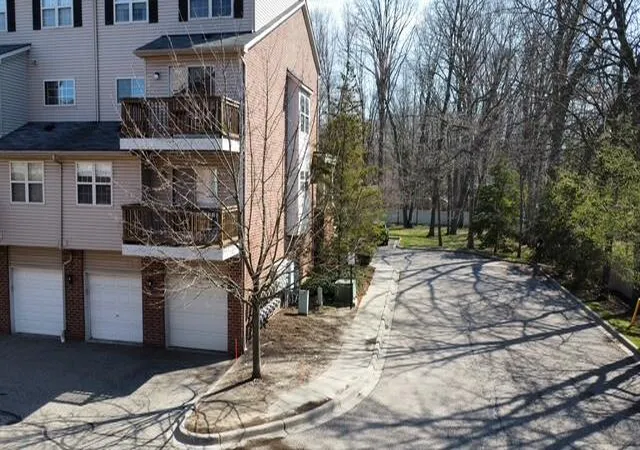 Homes for sale in Livonia, MI | 16874 Farmington Rd, Livonia, MI 48154 | MLS# 70535727