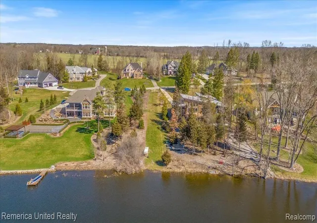 Homes for sale in South Lyon, MI | 10468 Oak Shore Dr, South Lyon, MI 48178 | MLS# 60960723