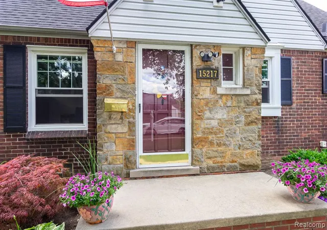 Homes for sale in Allen Park, MI | 15217 Belmont Ave, Allen Park, MI 48101 | MLS# 61003497