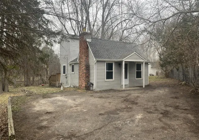 2nd image of 278 E Peterson Dr, Brighton, MI 48114 | MLS# 70520961