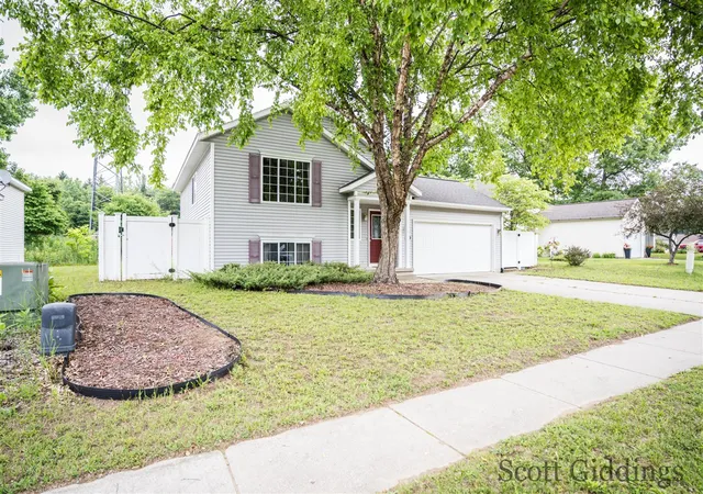 Homes for sale in Greenville, MI | 1100 Sprucewood Dr, Greenville, MI 48838 | MLS# 70541611
