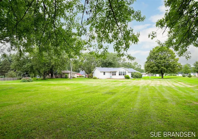 Photo 2 of Sale Pending at 3633 Holiday Dr, Hamilton, MI 49419 | MLS# 70555205 | Listing updated on 2026-08-31