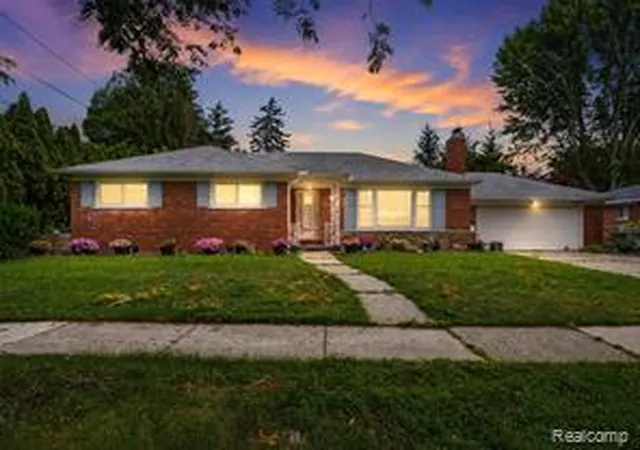 Homes for sale in Grosse Pointe Woods, MI | 19986 E Doyle Pl, Grosse Pointe Woods, MI 48236 | MLS# 61008905