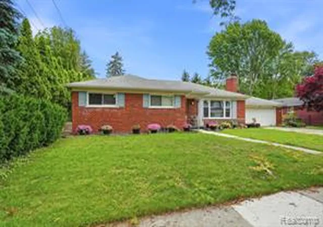 Homes for sale in Grosse Pointe Woods, MI | 19986 E Doyle Pl, Grosse Pointe Woods, MI 48236 | MLS# 61008905