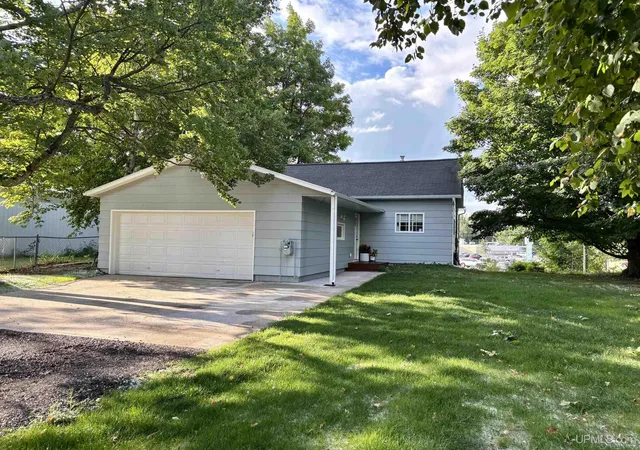 Photo 1 of Single family home for sale at 2003 W Ridge St, Marquette, MI 49855 | MLS# 50216823 | Listing updated on 2026-08-29