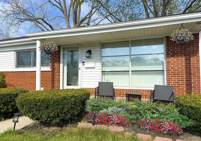 Photo 2 of Single family home for sale at 22030 Church St, Oak Park, MI 48237 2642 | MLS# 61024347 | Listing updated on 2026-08-27