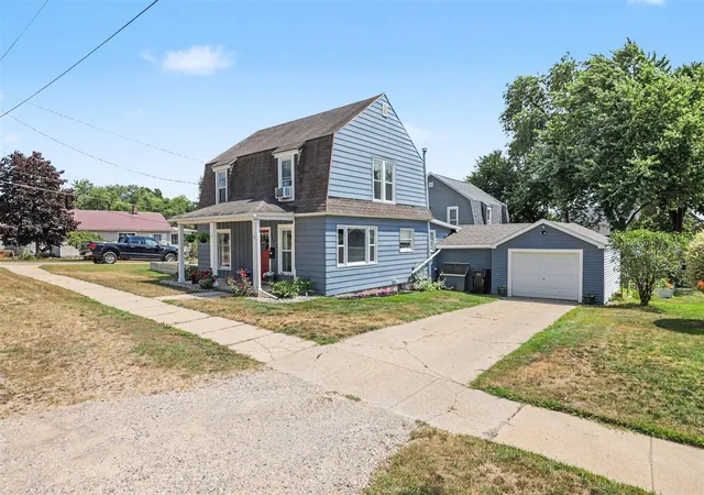 1st image of 223 Leonard St, Belding, MI 48809 | MLS# 70548145