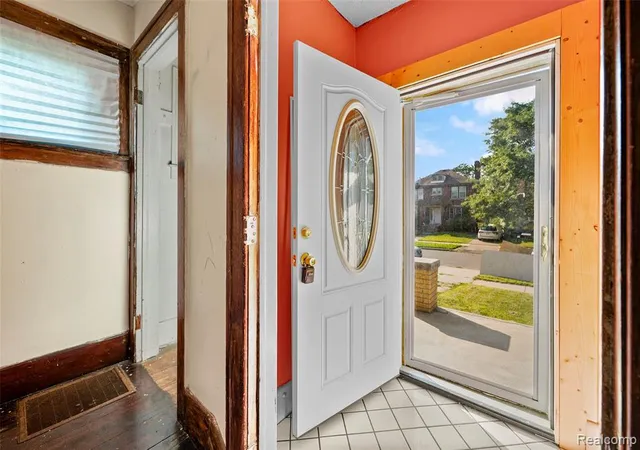 4th image of 2016 Atkinson St, Detroit, MI 48206 | MLS# 60925373