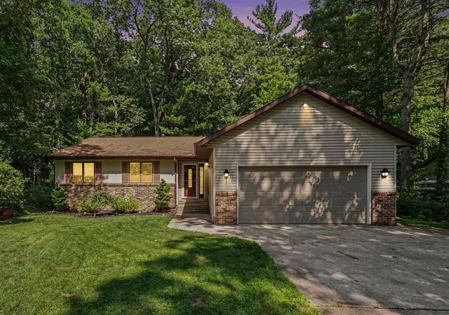 Photo 2 of Sale Pending at 15892 152nd Ave, Spring Lake, MI 49456 | MLS# 70555298 | Listing updated on 2026-08-31