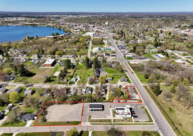 Homes for sale in Cadillac, MI | 208 Robertson St, Cadillac, MI 49601 | MLS# 80058276