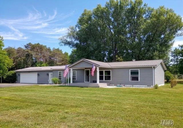 Homes for sale in Gladwin, MI | 1245 Chappel Valley Rd, Gladwin, MI 48624 | MLS# 50211495