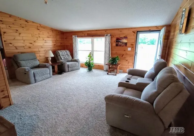 Homes for sale in Gladwin, MI | 1245 Chappel Valley Rd, Gladwin, MI 48624 | MLS# 50211495