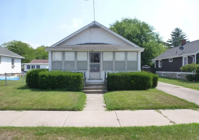 Photo 1 of Single family home for sale at 705 Stanton St, Bay City, MI 48708 | MLS# 50217975 | Listing updated on 2026-09-08