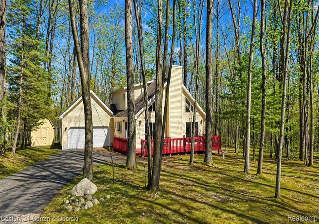 Homes for sale in Roscommon, MI | 304 Balsam Rd, Roscommon, MI 48653 | MLS# 60987076