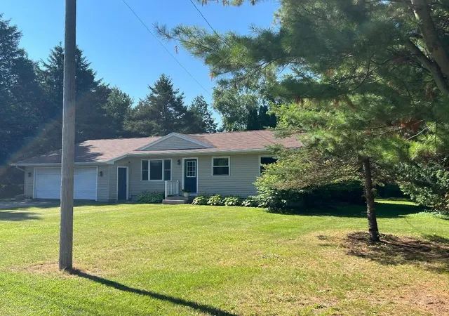 1st image of 126 Johnson St, Edmore, MI 48829 | MLS# 70545285