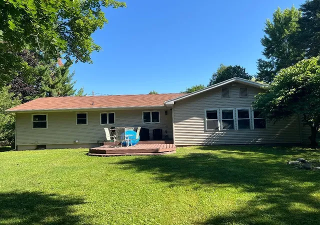 4th image of 126 Johnson St, Edmore, MI 48829 | MLS# 70545285