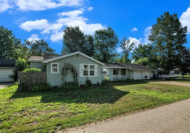 Photo 3 of Single family home for sale at 1021 1st Street, Bangor, MI 49013 | MLS# 70478344 | Listing updated on 2026-06-29