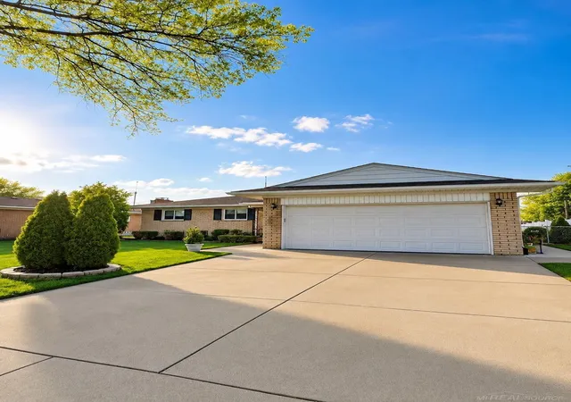 Photo 2 of Single Family Residence at 27344 Michele St, Dearborn Heights, MI 48127 | MLS# 50210187 | | Sold on 2026-07-14