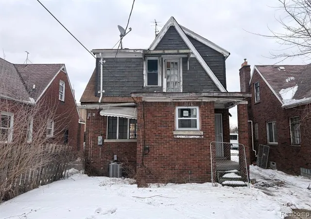 4th image of 17139 Rowe St, Detroit, MI 48205 3119 | MLS# 60982045
