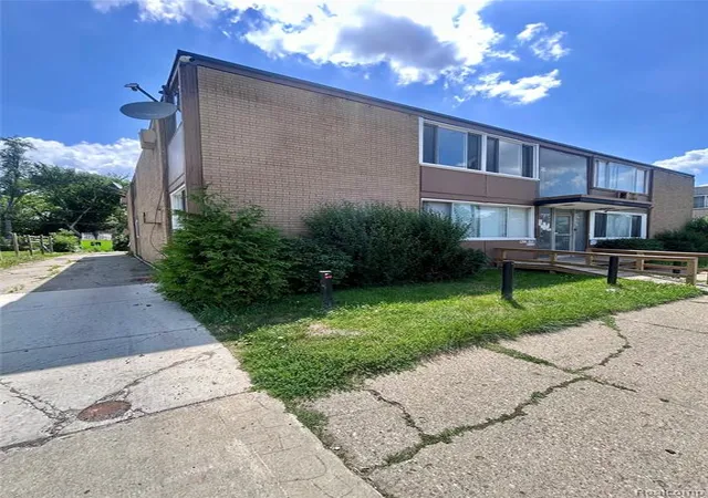 Homes for sale in Detroit, MI | 15080 Greenfield Rd, Detroit, MI 48227 | MLS# 61007875