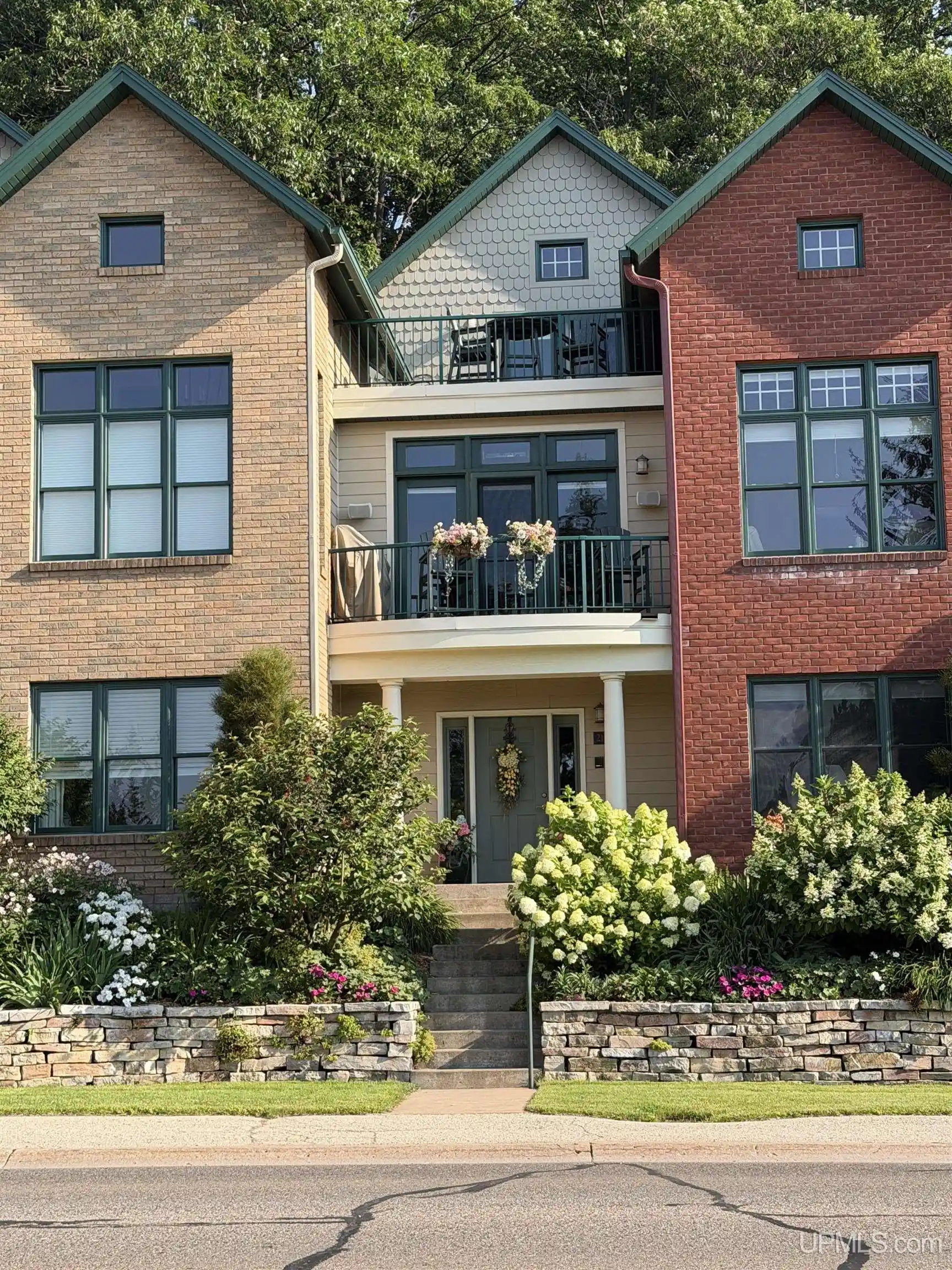 Listing Photo 2 - Condo for sale in 219 N Lakeshore Blvd located at 219 N Lakeshore Blvd, Marquette, MI 49855 - Unit 219 N Lakeshore Blvd