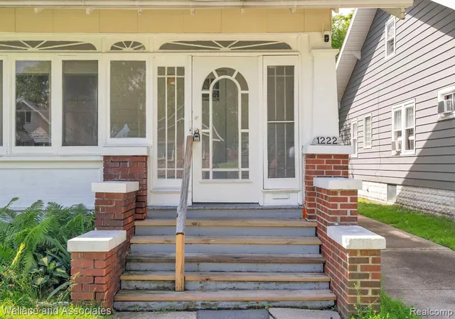Photo 4 of Single family home for sale at 1222 Minnie St, Port Huron, MI 48060 6267 | MLS# 61010021 | Listing updated on 2026-08-27