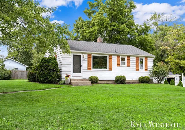 Photo 2 of Single family home for sale at 4205 Hillsdale Ave, Grand Rapids, MI 49525 | MLS# 70552319 | Listing updated on 2026-09-14