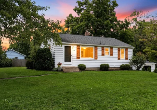 Photo 3 of Single family home for sale at 4205 Hillsdale Ave, Grand Rapids, MI 49525 | MLS# 70552319 | Listing updated on 2026-09-14