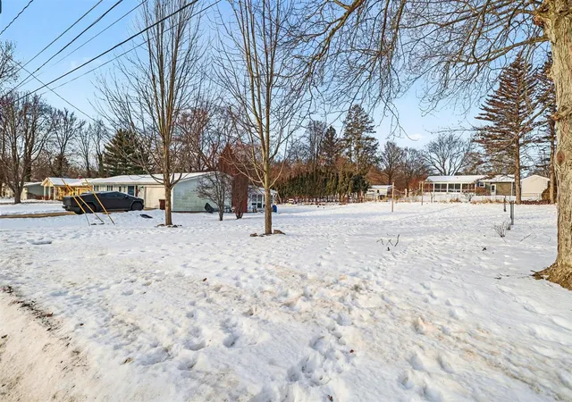 Homes for sale in Marshall, MI | 555 East Dr, Marshall, MI 49068 | MLS# 70514953