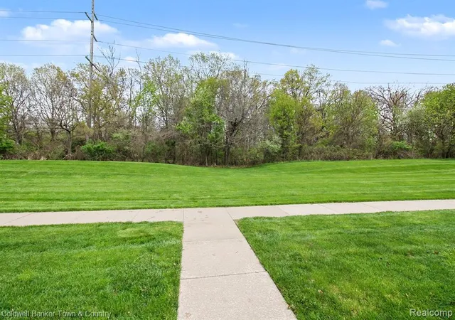 Photo 3 of Sale Pending at 594 Olde English Cir, Howell, MI 48855 7734 | MLS# 60990540 | Listing updated on 2026-08-27