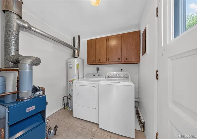 Photo 19 of Sale Pending at 2340 Hester Ct, Keego Harbor, MI 48320 1439 | MLS# 61011532 | Listing updated on 2026-08-27