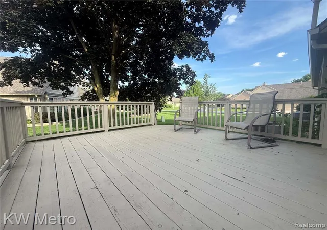 2nd image of 42664 Jason Ct, Sterling Heights, MI 48313