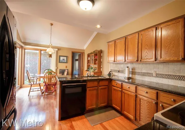 4th image of 42664 Jason Ct #88, Sterling Heights, MI 48313 | MLS# 61006840