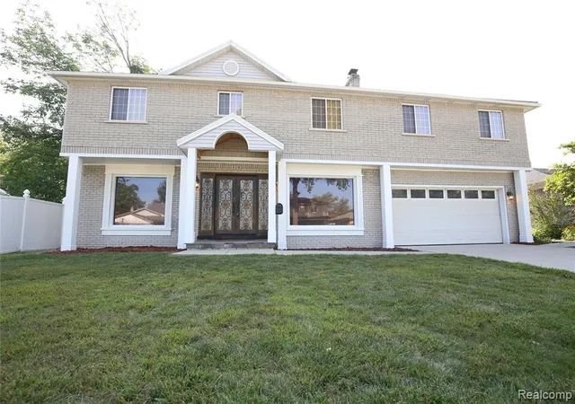 Photo 1 of Single family home for sale at 519 Berwyn St, Dearborn Heights, MI 48127 | MLS# 61017751 | Listing updated on 2026-08-23